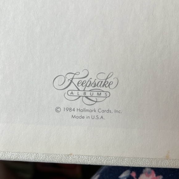 Vintage Hallmark Keepsake Embossed White Photo Album 1984 - Picture 4 of 6